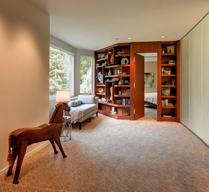 basement with built in shelving